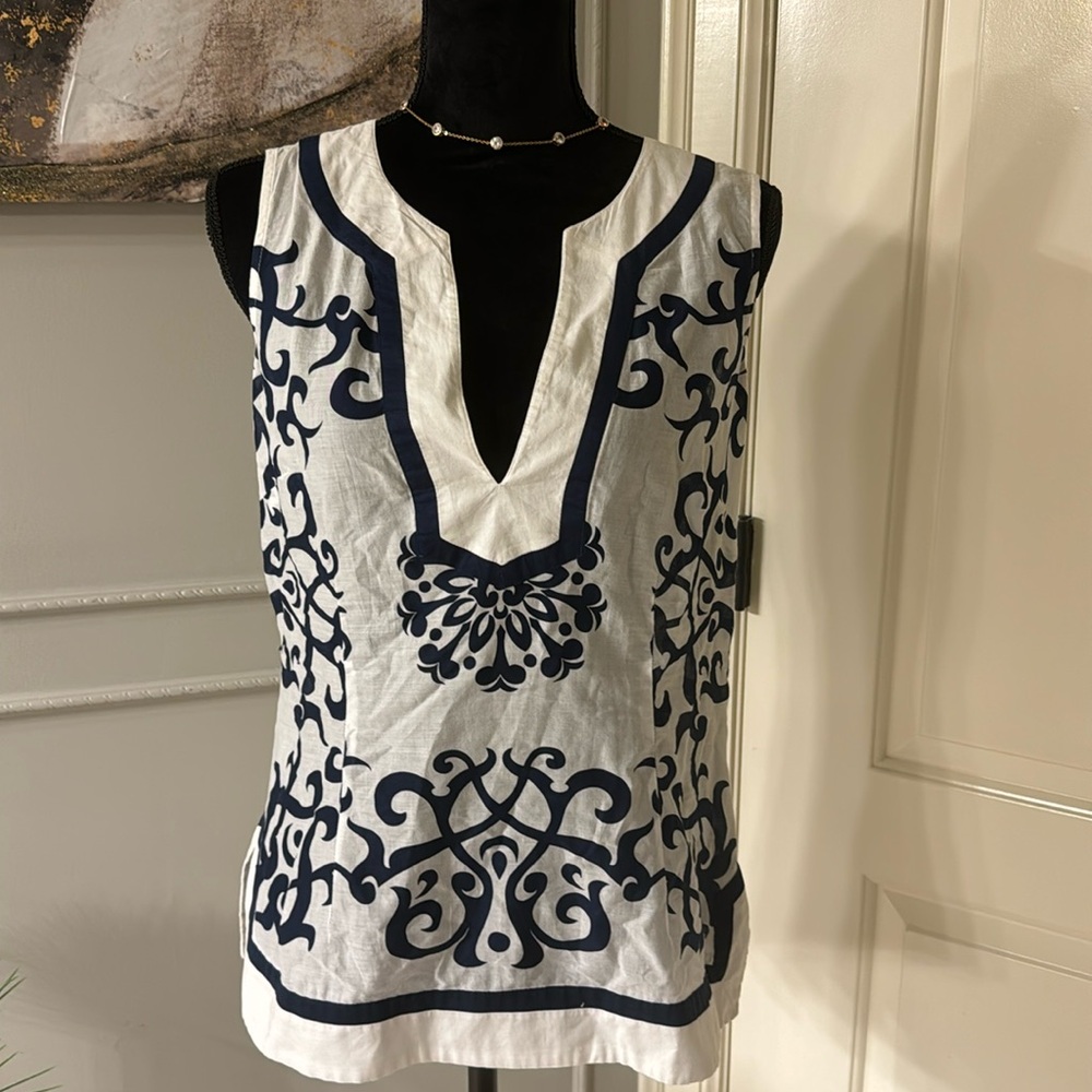 International concepts bleu and white top size 8